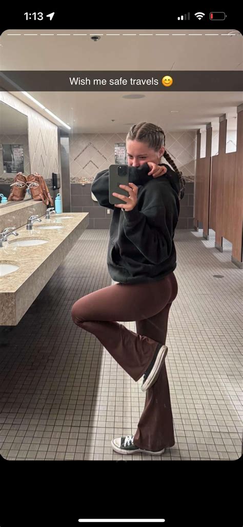 I want Peyton coffee so bad : r/jerkofftoceleb