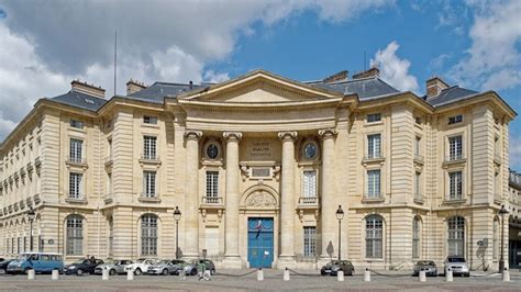 法国巴黎第十二大学留学需要准备多少生活费
