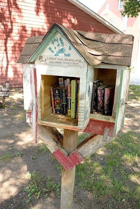 Free little neighborhood library opens for book exchanges | Article ...