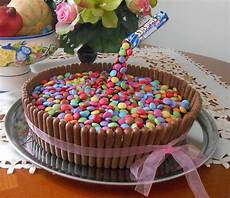 gateau anniversaire enfants cake gravity g 226 teau anniversaire suspendu fingers smarties gateau anniversaire enfants cake gravity g 226 teau anniversaire suspendu fingers smarties