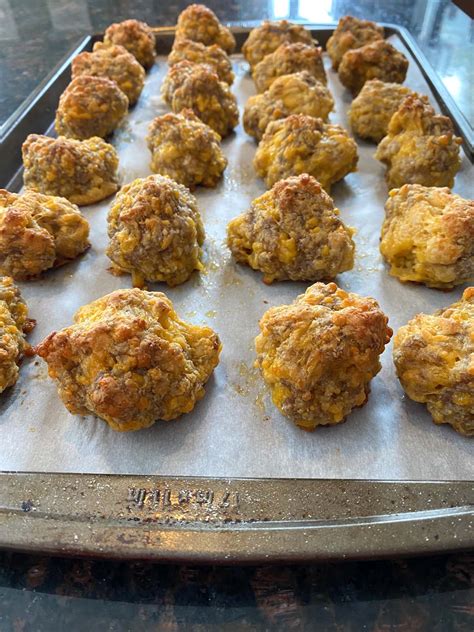 Bisquick Sausage Balls (3 Ingredients) – Melanie Cooks