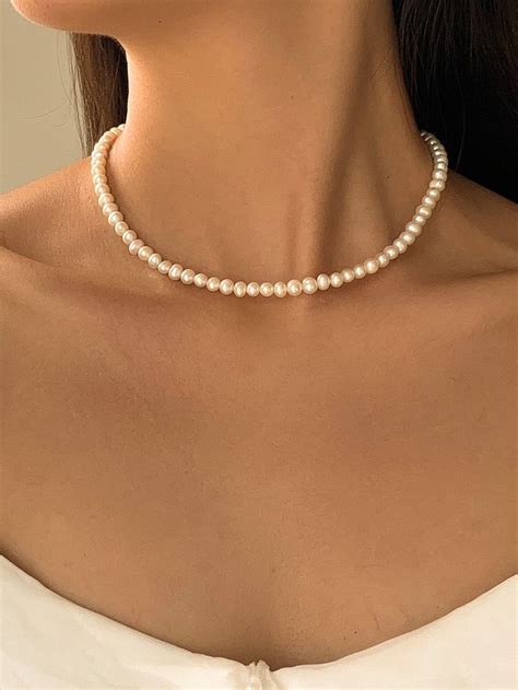Classic Pearl Choker