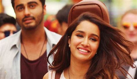 Signs You are Falling in One Sided Love - lifeberrys.com