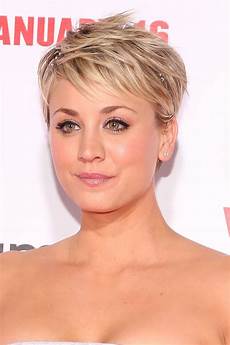 How To Style Hair Like Kaley Cuoco by How Kaley Cuoco Bypassed The Awkward Stages In Growing Out How To Style Hair Like Kaley Cuoco