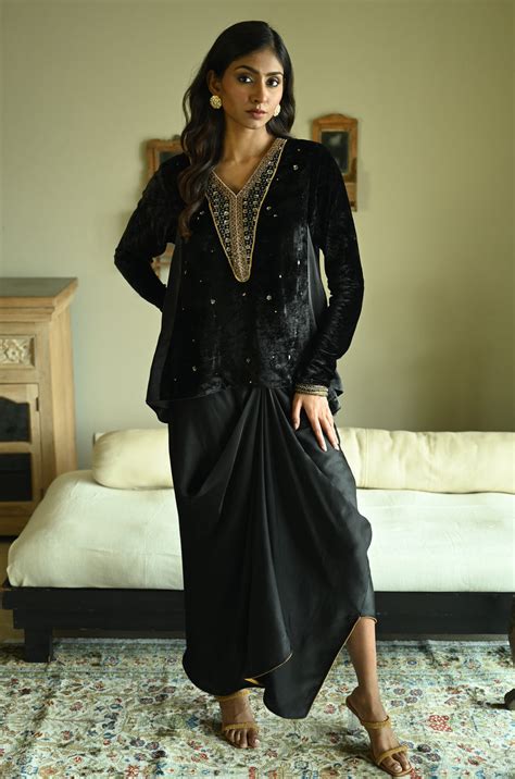 Churi Shabana with Kalis in Black Velvet with Cowl Skirt – Shorshe Clothing