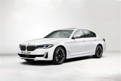 Die neue BMW 540i Limousine, Mineralweiss metallic (05/2020)