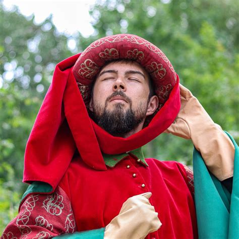 Velvet Chaperon - Luxurious Chaperone Hat for Men - Medieval ...