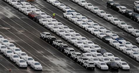 Tata Motors shares fall even as car exports from Britain to India hit ...