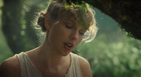 Taylor Swift: Folklore Album Review - Cultura