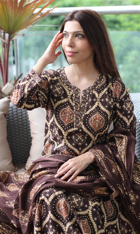 Mocha Royale Ajrakh Print Cotton Kurta, Dupatta & Plain Pants – Baareeki
