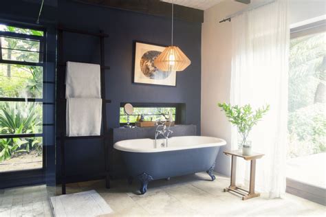 White And Navy Blue Bathroom Ideas
