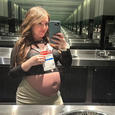 Renee | Does this hat disguise my identity, or would you still recognize me walking by?? 🧢 ...