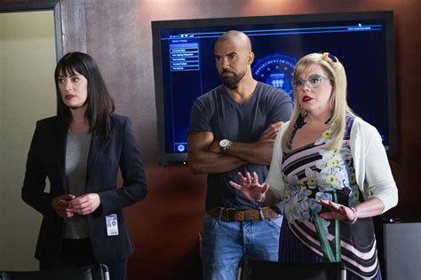 Criminal Minds Season 12 Finale: Boss on Car Accident, Reid vs. Cat ...