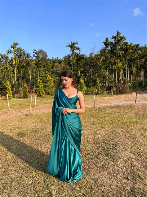 Emerald Green Satin Saree – That Gal