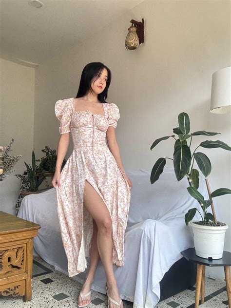 Tallulah Ivory Floral Print Puff Sleeves Midi Sundress – SELCOUTH