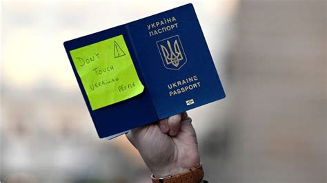 乌克兰拒承认乌东居民俄护照 领取者或被夺养老金|护照|乌克兰|乌东_新浪新闻