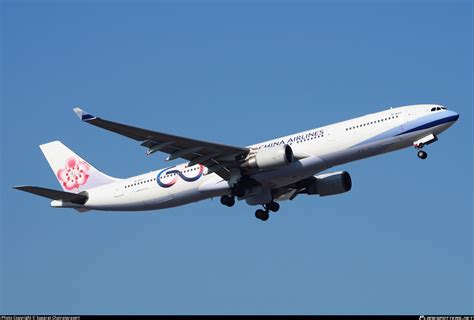 B-18317 China Airlines Airbus A330-302 Photo by Suparat Chairatprasert ...