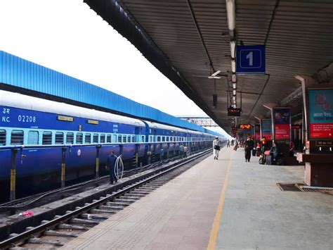 India get’s world’s longest railway platform in Karnataka | TimesTravel
