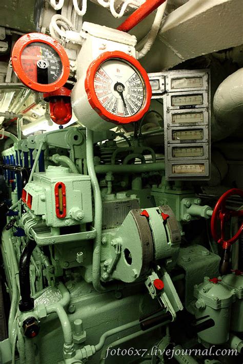 Want to see inside a U-boat?? Then look here for 42 stunning images ...