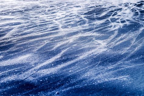 根据FlightHub的说法，以下是5个经济实惠的冬季活动： - 我背包加拿大 🇨🇦