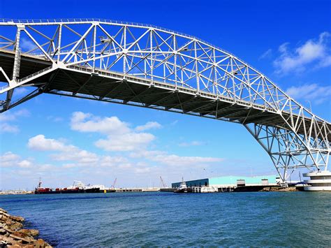 Groomer's makes way for new Harbor Bridge, project won't wrap in 2020