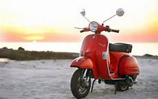 Vespa Gts 4k Wallpapers by Vespa Wallpaper 64 Pictures Vespa Gts 4k Wallpapers