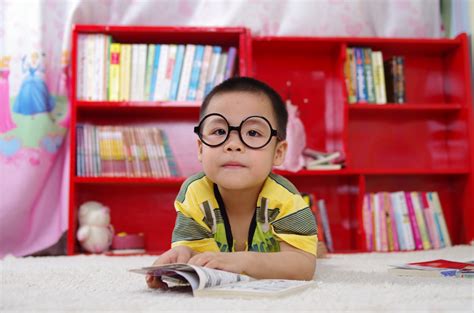 图片素材 : 人, 玩, 男孩, 颜色, 儿童, 宝宝, 孩子们, 图书, 眼镜, 小, 学习, 如何阅读 4928x3264 ...