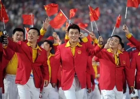 中国奥运队服疑似曝光！番茄炒蛋变干煸茄子，堪称史上最难驾驭队服！ | 设计癖