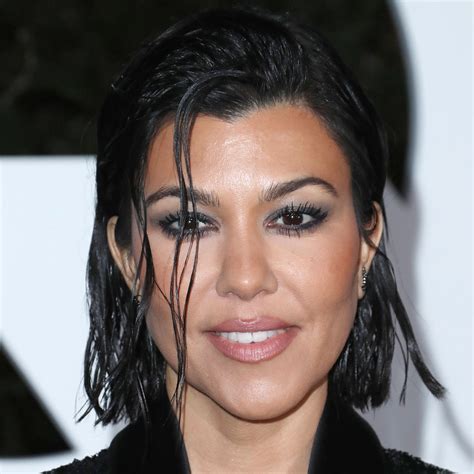 Fans Slam Kourtney Kardashian For ‘Cosplaying As Younger Kim’ And ...