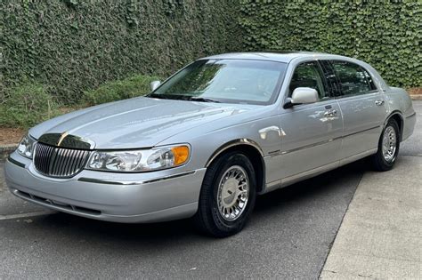 No Reserve: 45k-Mile 2001 Lincoln Town Car Cartier L for sale on BaT Auctions - sold for $15,000 ...