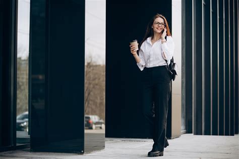 Business Casual Fashion| Why woman needs a dress pants?