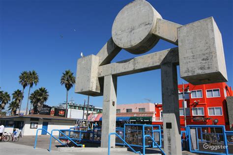Venice Beach Recreation Center | Rent this location on Giggster