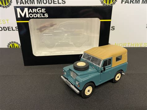 MARGE MODELS 2420-01 1:32 SCALE LAND ROVER SERIES 3 88 SOFT TOP MARINE BLUE