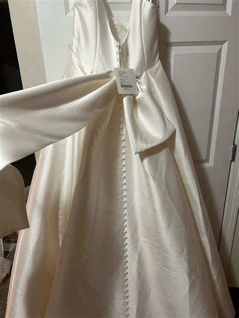 Stella York 7501 New Wedding Dress Save 31% - Stillwhite