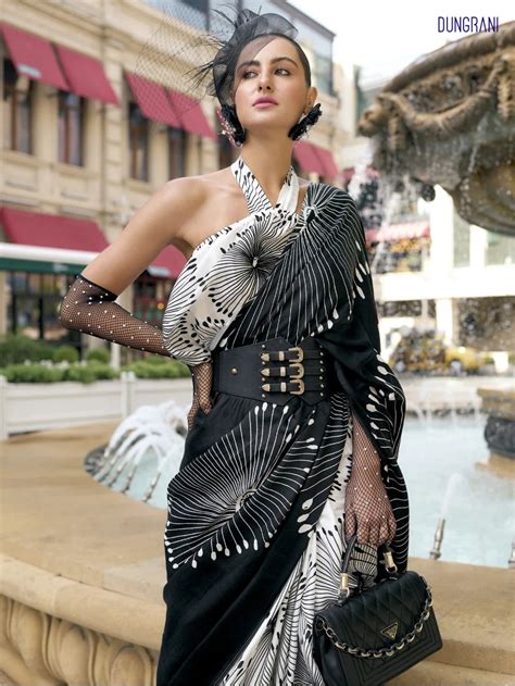 PAYAL SHAH PATEL IN MODAL SATIN MONOCHROME FLORAL PRINT LIVA SAREE