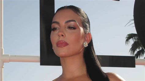 Foto em topless? Georgina Rodríguez vítima de manipulação de imagem