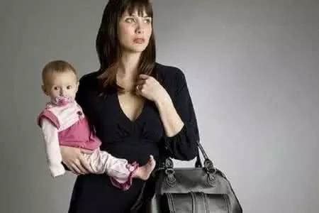 30+的职场妈妈，该选择事业，还是家庭？