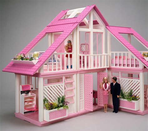 The Evolution of Barbie Dreamhouse from 1962 to 2021 (Photos)