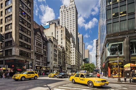 An Overview of Shopping on New York's Famous 5th Avenue