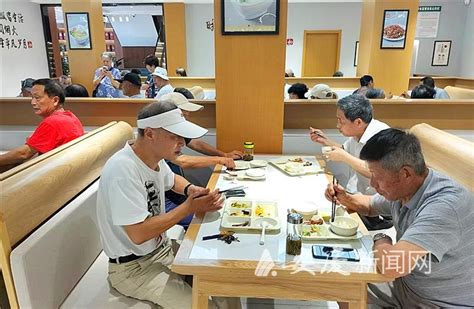 华容开办首家公益老年食堂 65岁以上老人可享用免费午餐
