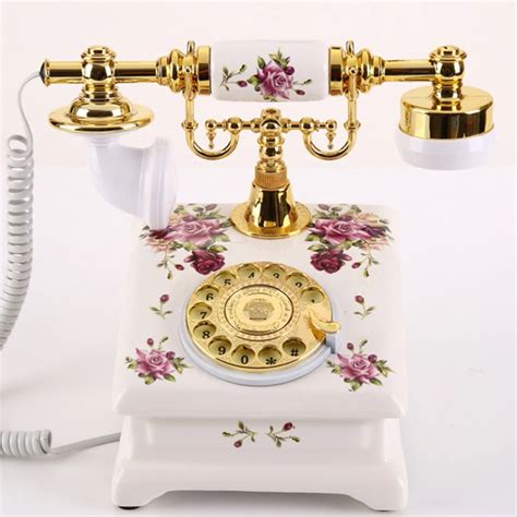 Old-Fashioned Phone 的图像结果