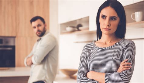 Major Causes of Conflict Between Married Couples - lifeberrys.com