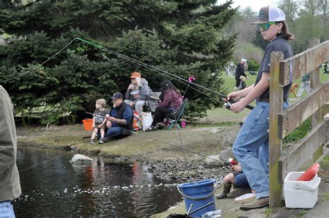 Kids keep fishing day tradition in Carrie Blake Park | Sequim Gazette