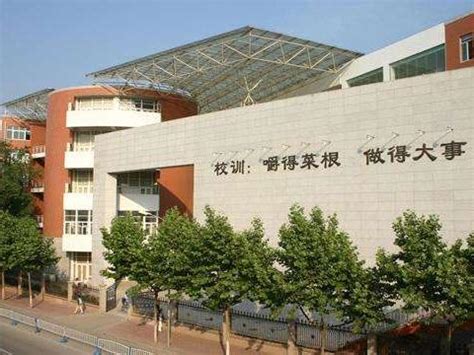 中国最牛中学，275人考上清华北大，但同时也饱受争议！_作息时间
