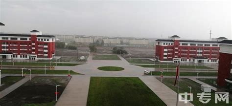 杭州市新一批援疆教师在阿克苏学校开展“师徒结对”活动