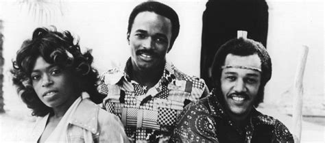 Hues Corporation 的图像结果