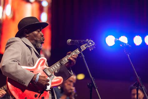 Chicago Blues: History, Festival & Venues Guide