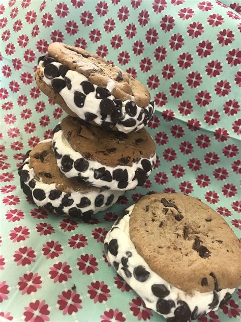 Ice cream NH, Ice Cream Stand New Hampshire – Mel’s Funway Park