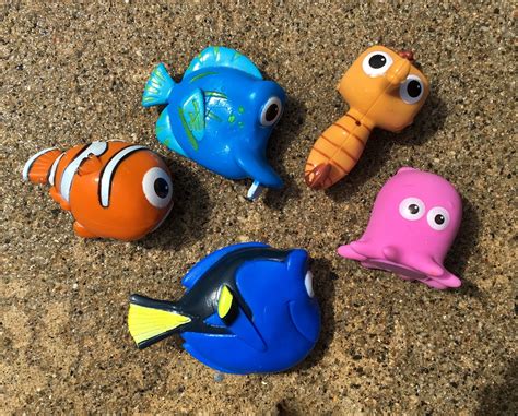 Dan the Pixar Fan: Finding Dory: Mr. Ray's Dive & Catch Game