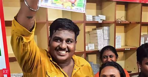 Auto driver-cum-chef on cloud nine as he wins Rs 25 crore Onam bumper ...